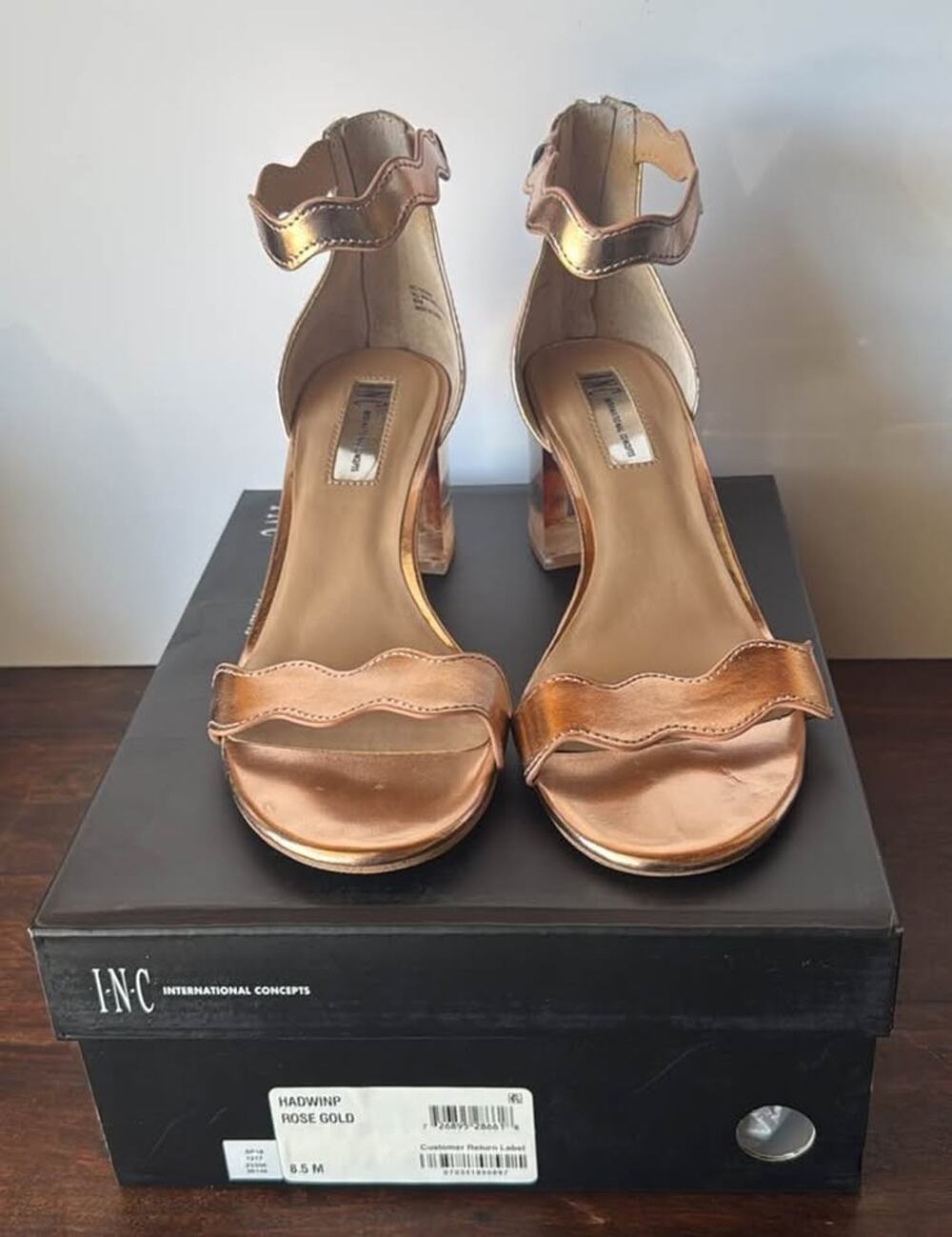 Women’s Size 8.5 INC Hadwin Scallop Sandals Rose Gold